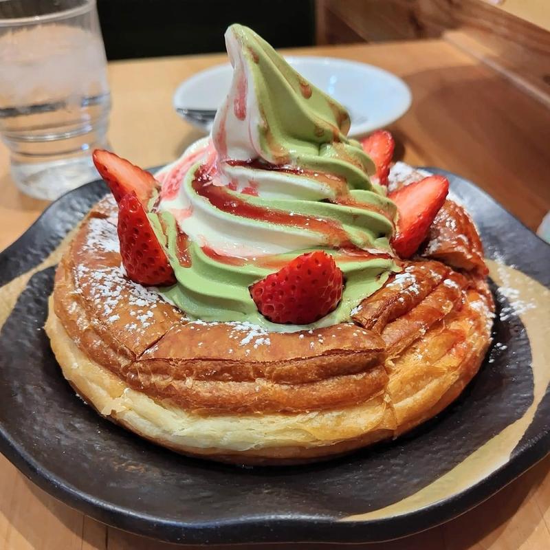 シロノワール極いちご大福(コメダ和喫茶 おかげ庵 横浜ランドマークプラザ店)