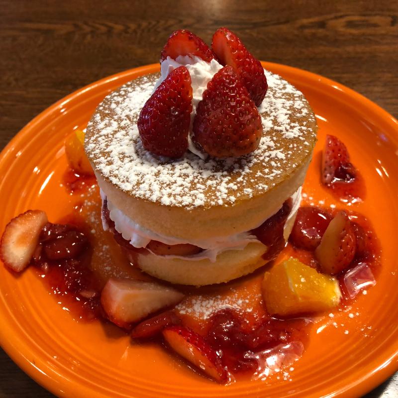 たっぷり苺の厚切りスフレパンケーキ(トマト＆オニオン 我孫子店)