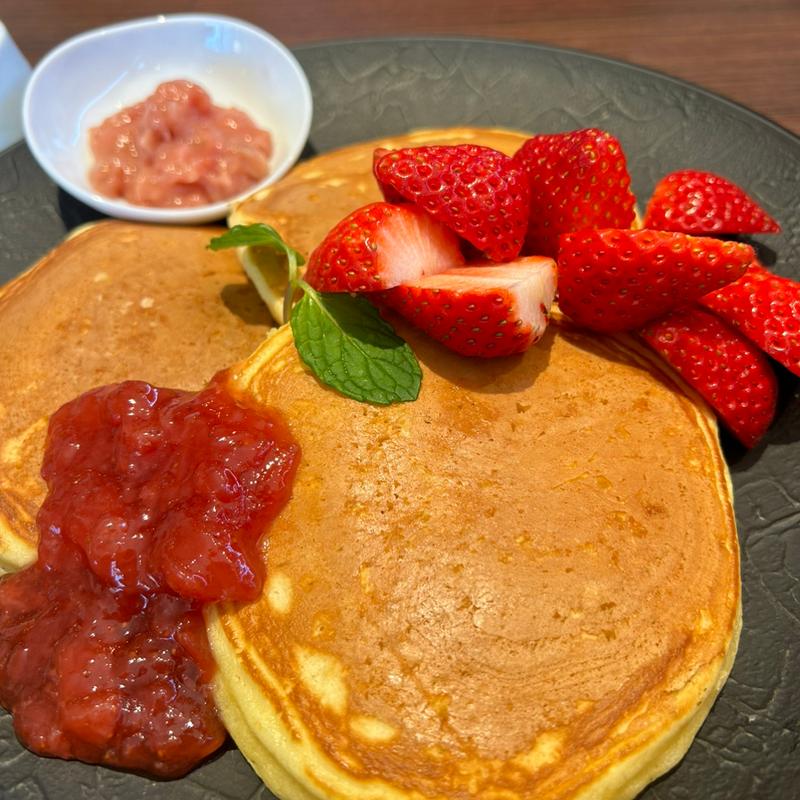 いちごバターのパンケーキ(ル・フカサク )