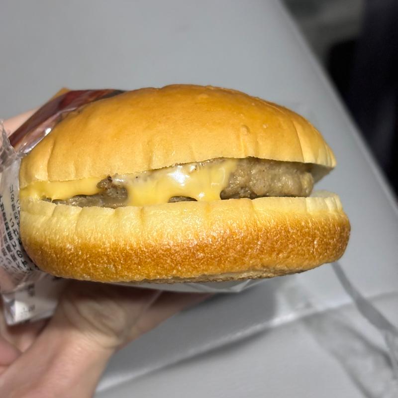 旨いビーフチーズバーガー(ローソン 中之条バイパス店)