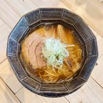 醤油らぁ麺(古民家ヌードゥル 黒揚羽森住)