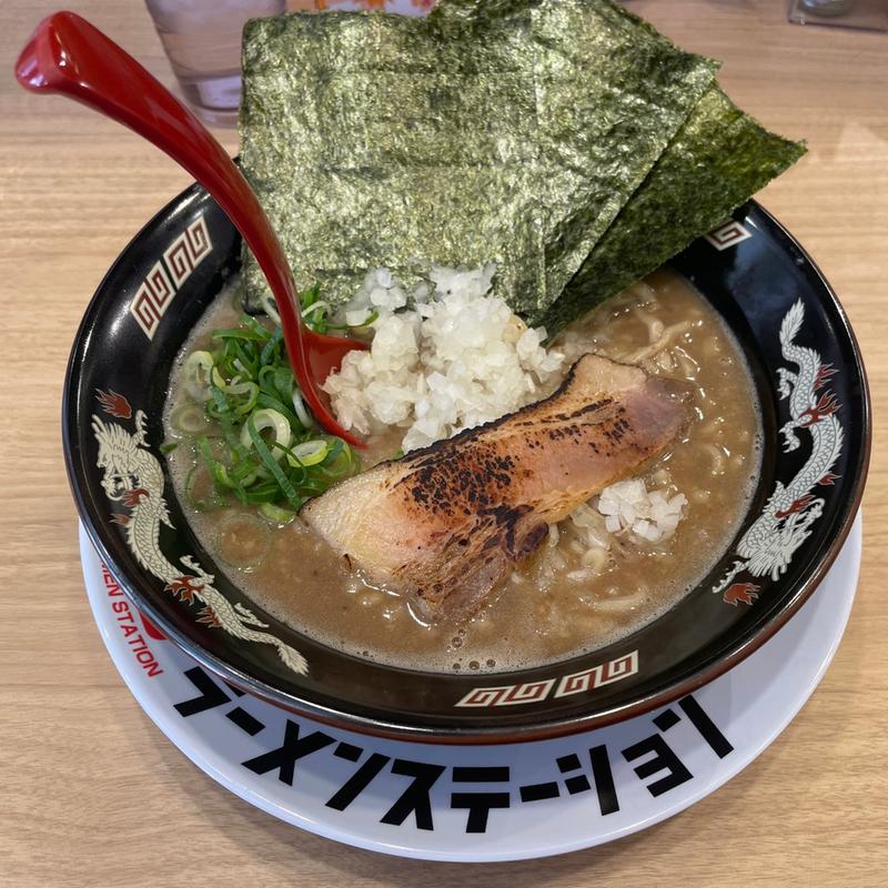 禁断の豚骨ラーメン(ラーメンステーション北野田)