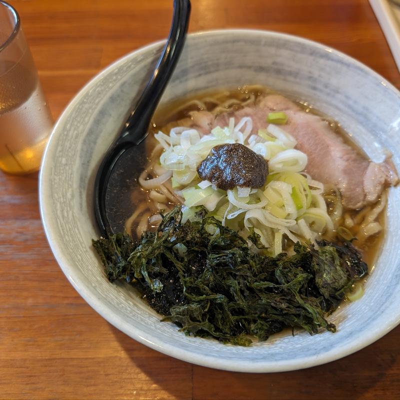 醤油らぁ麺(イ袋ワシづかみ)