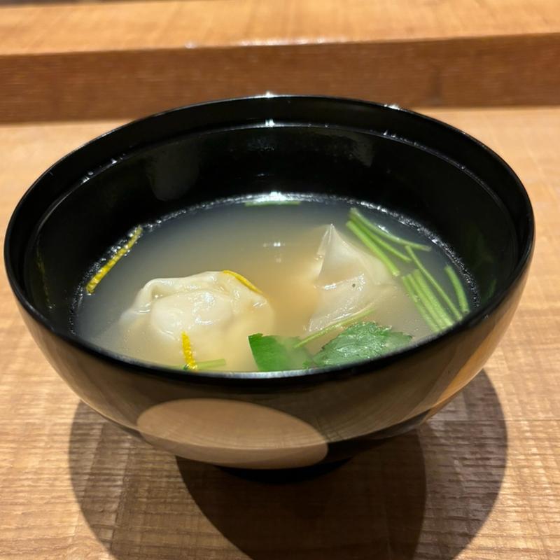 熟成ホウキハタ　アラのお椀　中落ちと胃袋のワンタン(tsugumi)