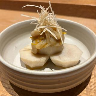里芋の煮物と自家製塩辛(tsugumi)