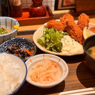 牡蠣フライ定食(恵比寿 土鍋炊ごはん なかよし 渋谷ストリーム店)
