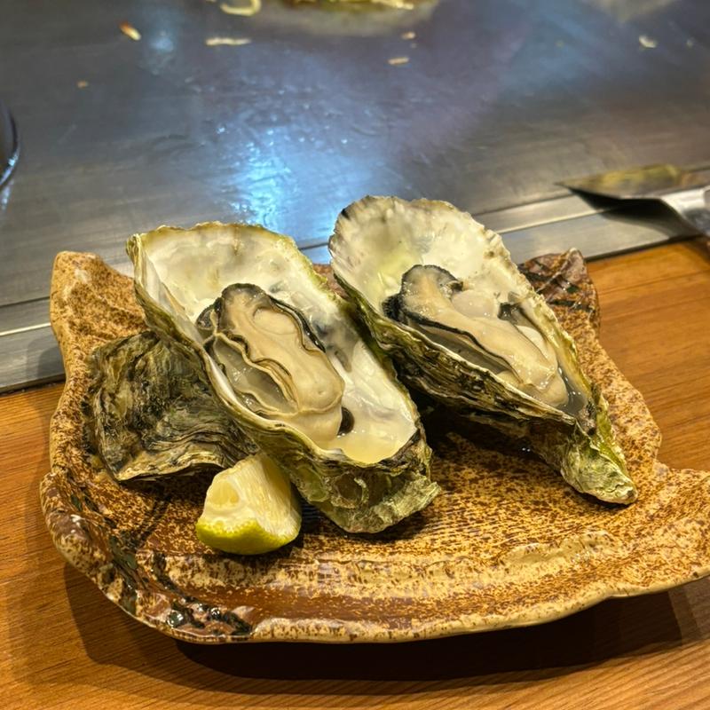 殻付かき蒸し焼(広島赤焼えん 駅西本店)