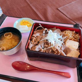 月例メニュー(すき焼き膳)(滋賀カントリー倶楽部レストラン )