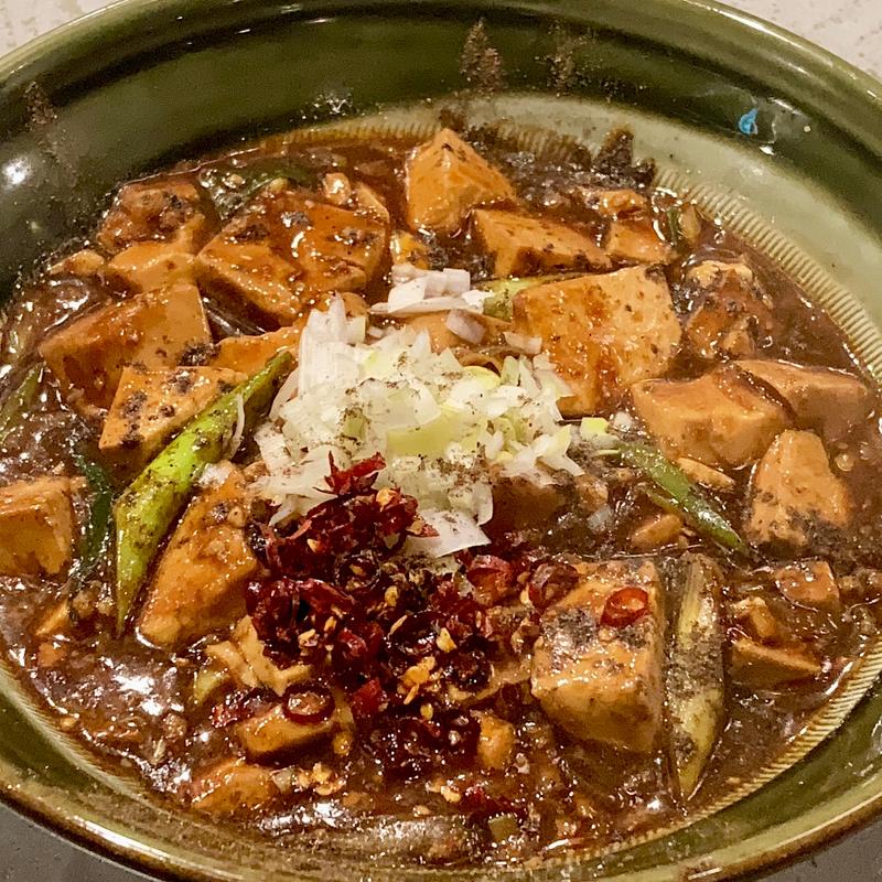 麻婆豆腐ラーメン+麻薬卵追飯(すするか、すすらんか。心斎橋店)