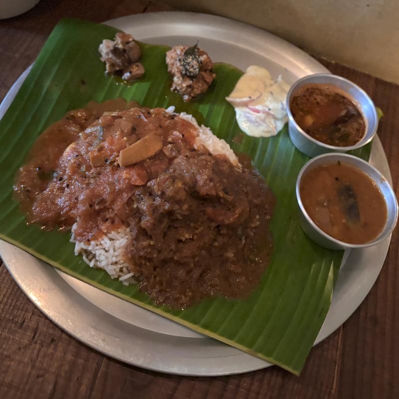 カレー3種（追加:ラッサム・チキンピクルス）(SAPPADU READY)