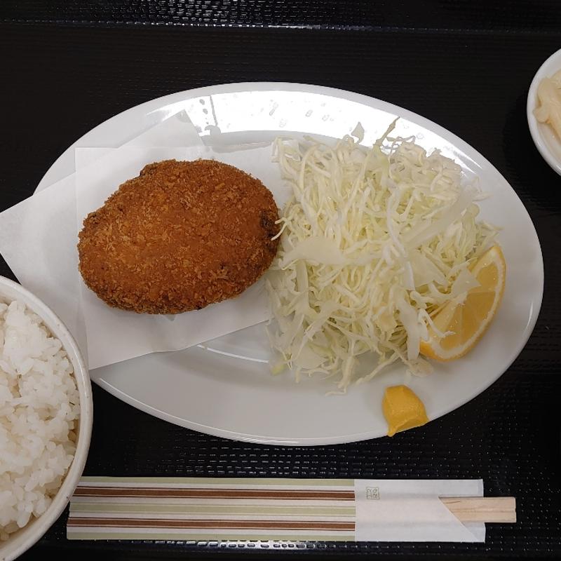メンチカツ定食(三ツ又食堂 みつまたママ)