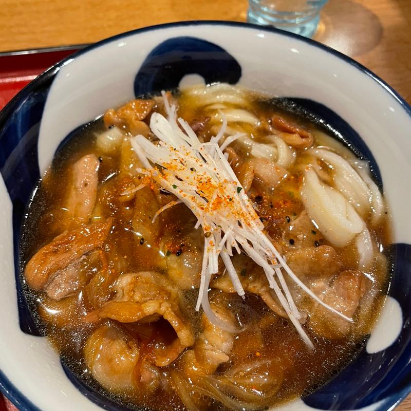 たっぷり肉盛うどん(武蔵野うどん 竹國 飯田橋店)