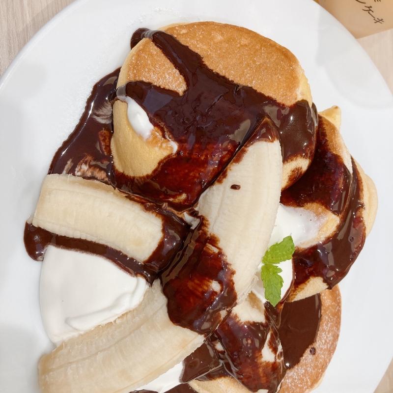 バナナホイップパンケーキチョコソース添え(幸せのパンケーキ 船橋店)