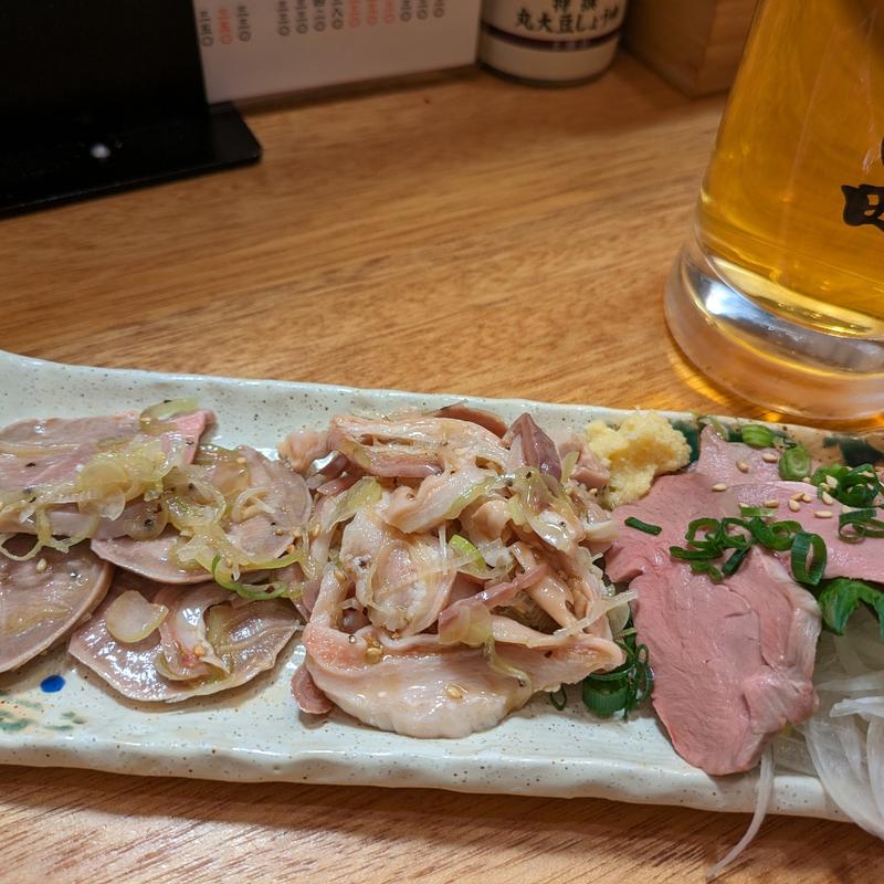 モツ刺し盛り(もつ焼 よし田 三軒茶屋)