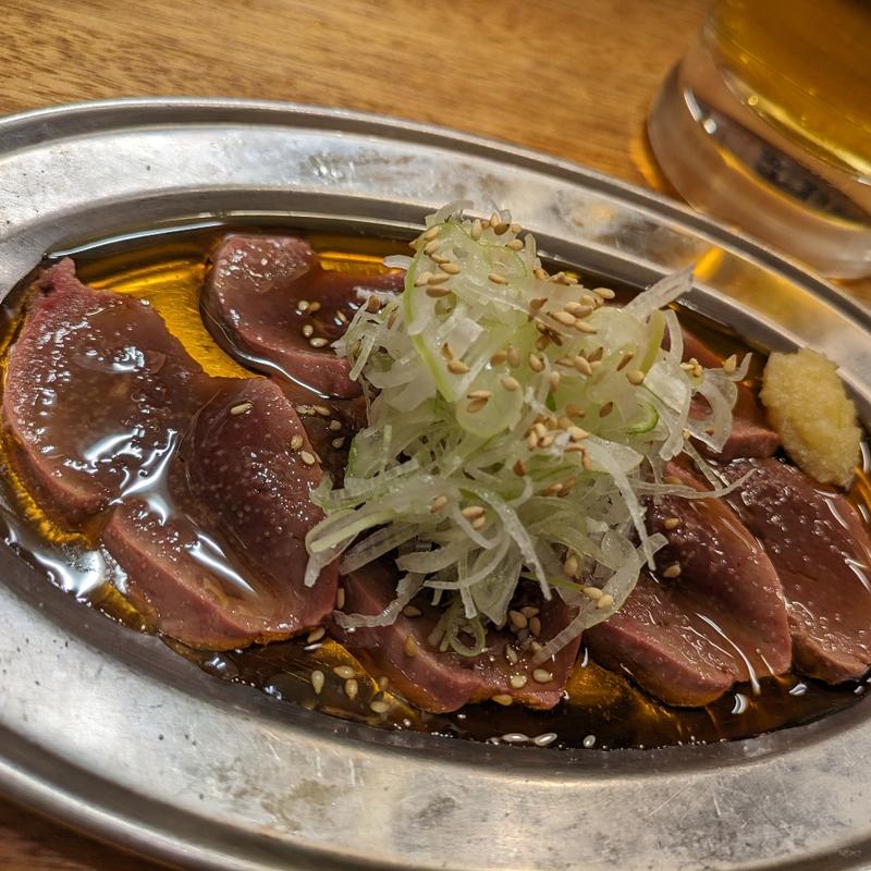 レバ刺し(もつ焼 よし田 三軒茶屋)