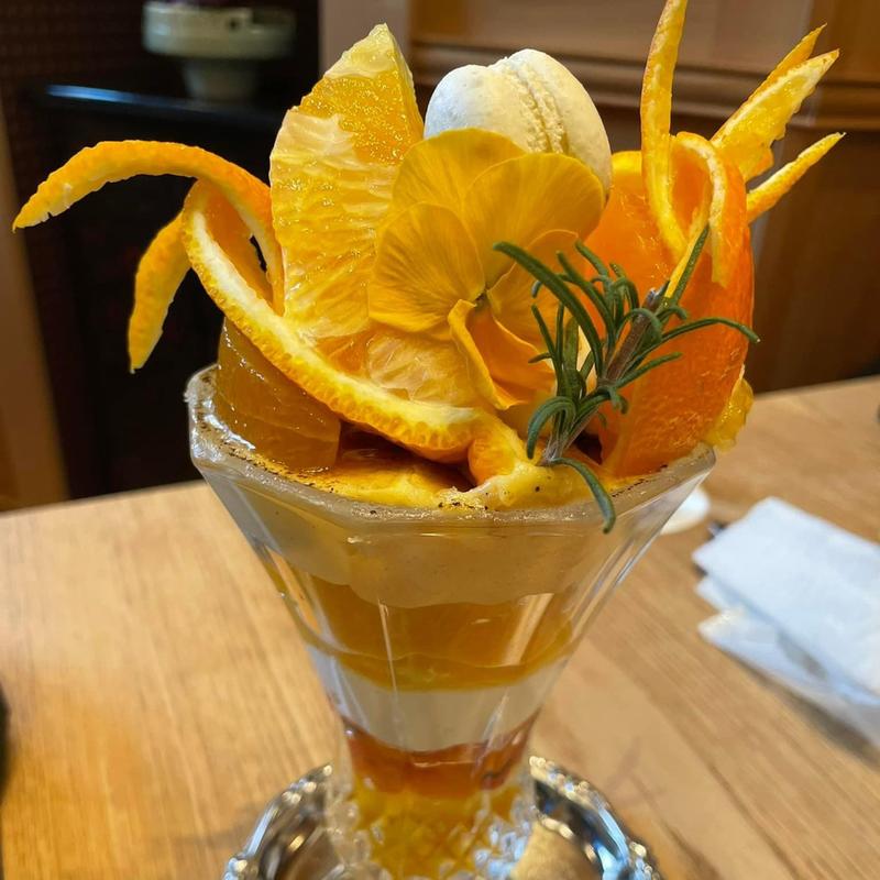 柑橘のパフェ(水信フルーツパーラーラボ)