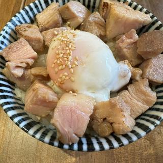 炙りチャーシュー丼(麺壁九年)