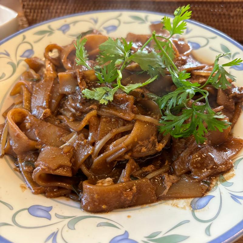 きのこ、木の実、フーチーバのスパゲッティー（ヴィーガン）(ジュー チャット カフェ （Joo Chiat Café）)