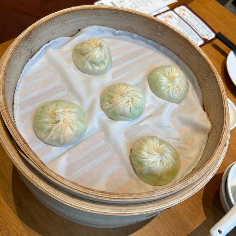 ヘチマとえび入り小籠包(鼎泰豊)