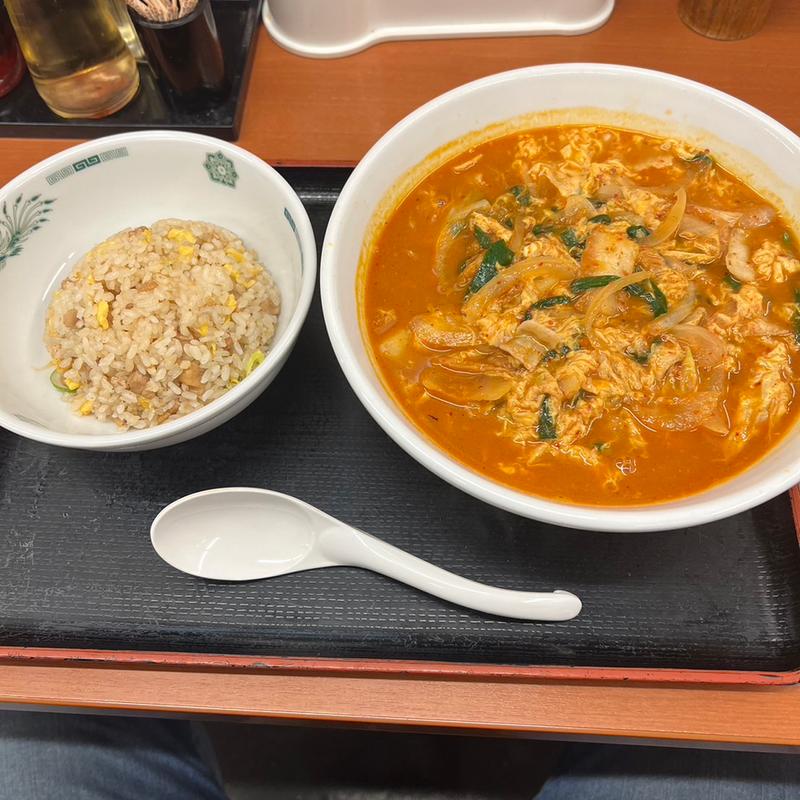 チゲ味噌ラーメン半チャーハンセット(日高屋 草加新田西口店)