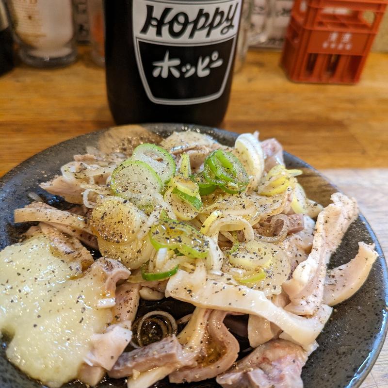 黒ホッピーとガツ刺し(串焼いしい)