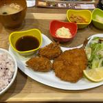 広島県産牡蠣フライと長崎県産鯵フライ