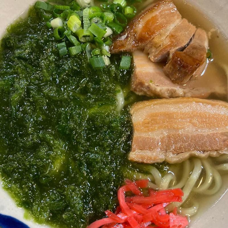 アーサそば(沖縄そばと茶処 屋宜家（やぎや）)