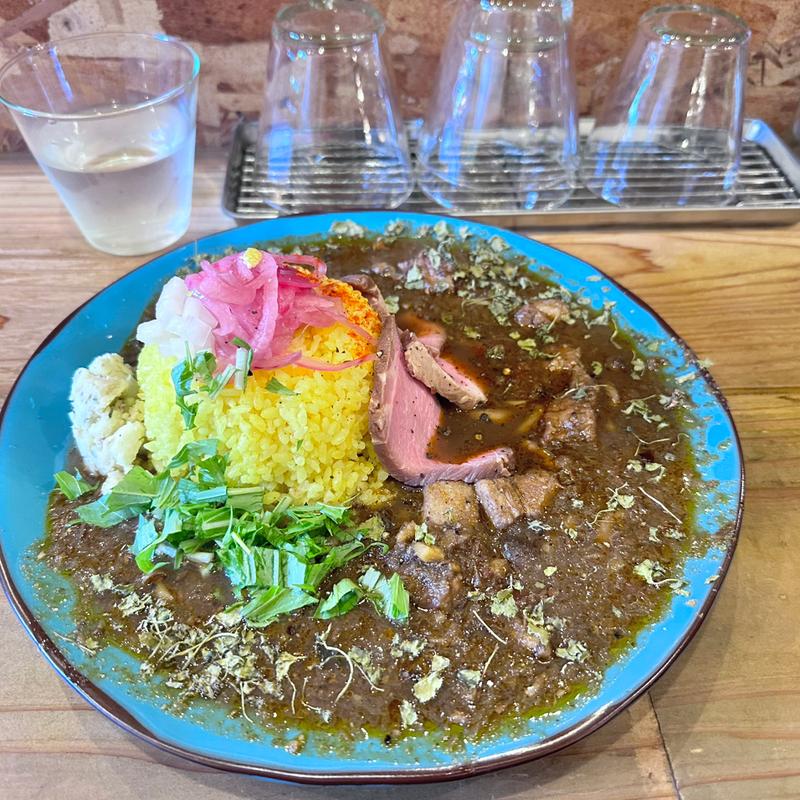 牛すじと根菜のカレー(カナリアカリー)