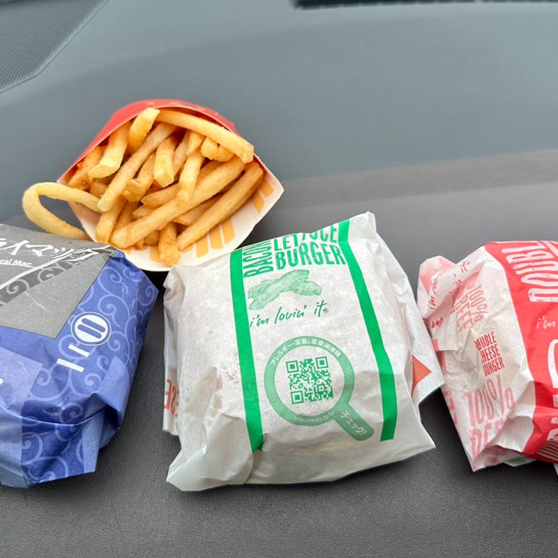 ダブルチーズバーガー＋ベーコンレタスバーガー＋炙り醤油風ダブル肉厚ビーフ(マクドナルド 船橋日大前店)