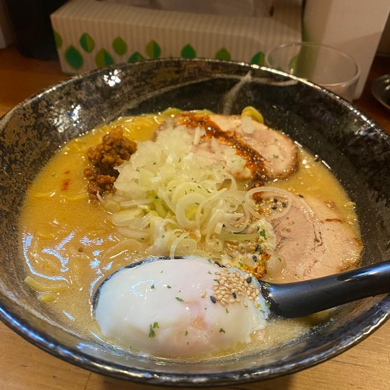 濃厚 温玉みそらーめん(らーめん獅子王)