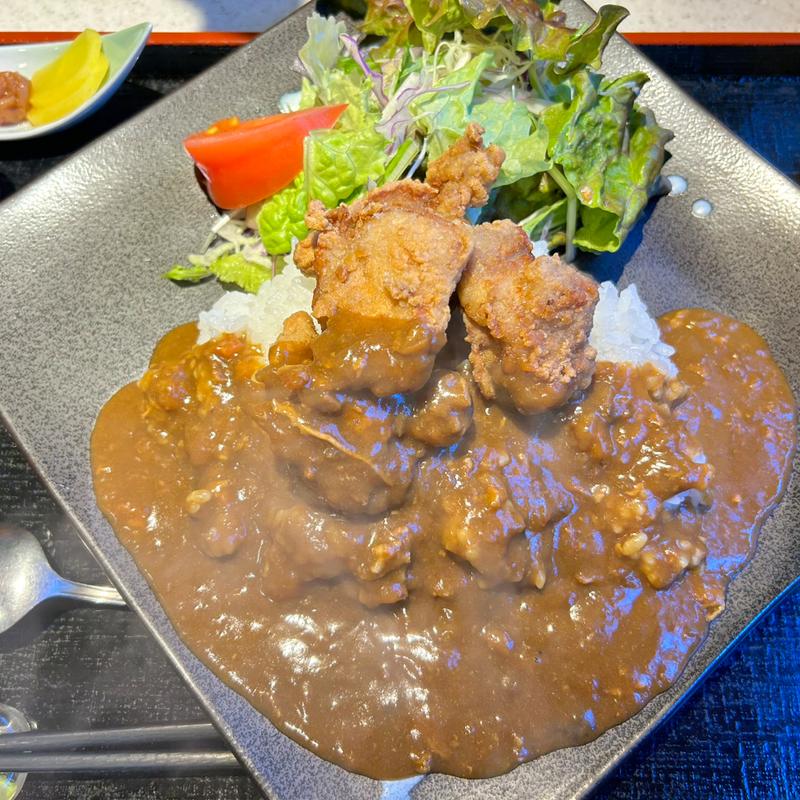 唐揚げカレー(しま咲くら )