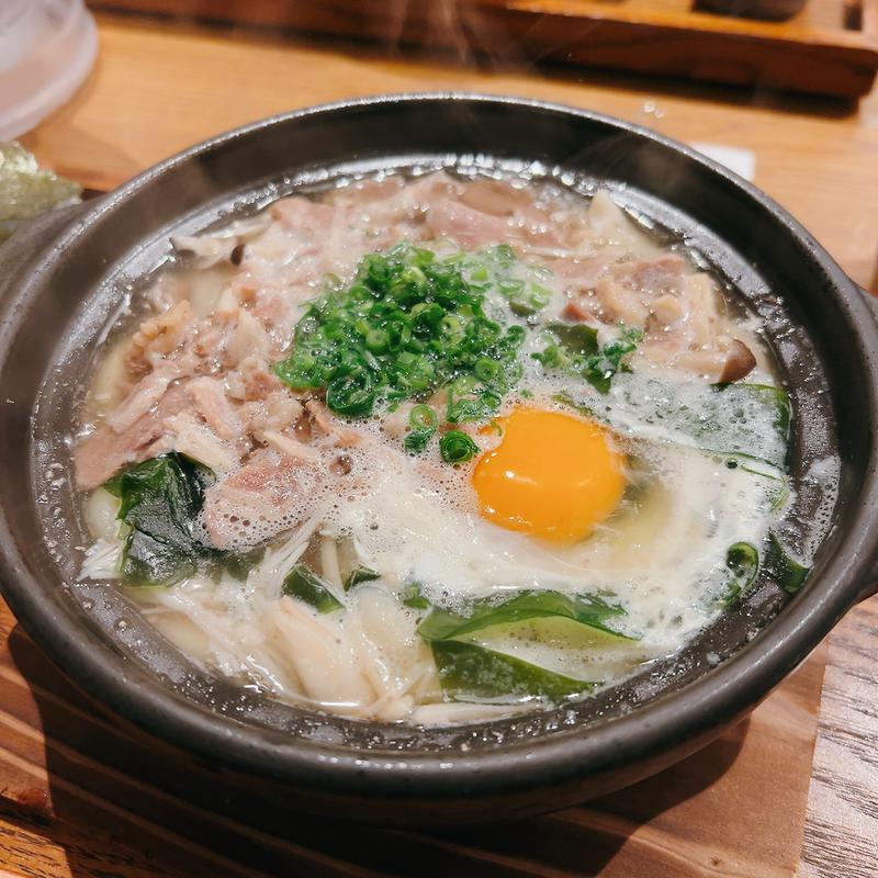 肉吸い風鍋焼きうどん(僕とうどんとカツオだし くずはモール店)
