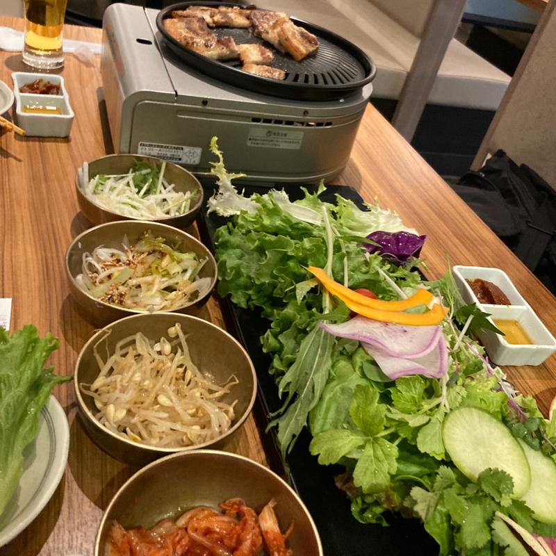 サムギョプサルと18種お野菜食べ放題(いふう マロニエゲート銀座１店)