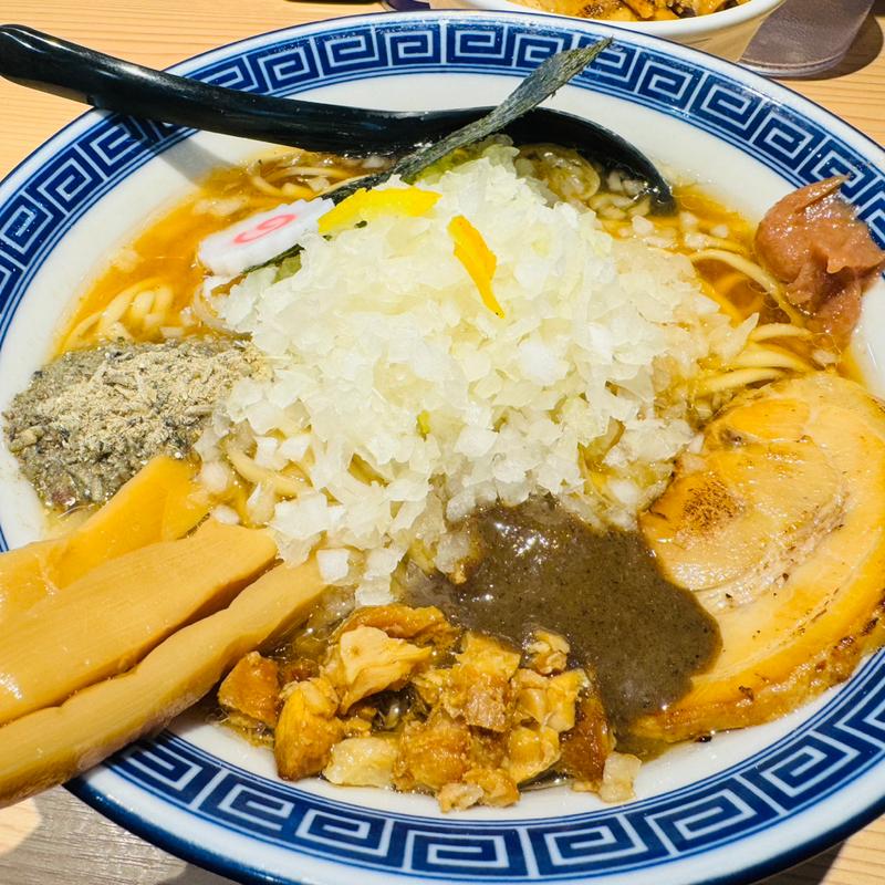 限定煮干しラーメンねり梅添え＋玉ねぎ(狼煙 浦和店)