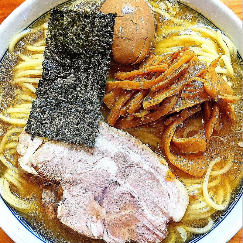 味玉新塩中華そば 中盛(としおか)