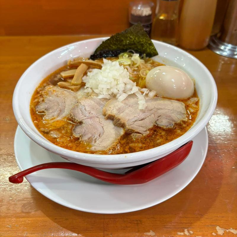 辛中華そば 中盛り 味玉(極辛味噌専門店 麺屋つどい)