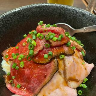 レアチャーシューと牛肉のたたき丼(ハイカラ食堂 グリドル)