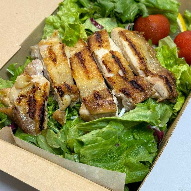 グリルチキンサラダ(鶏あえずタンパク 渋谷店)