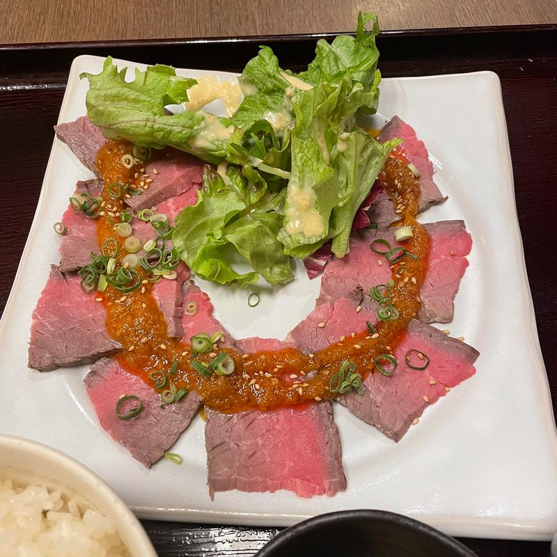 牛ももたたき定食(肉系居酒屋 肉十八番屋 虎ノ門店)