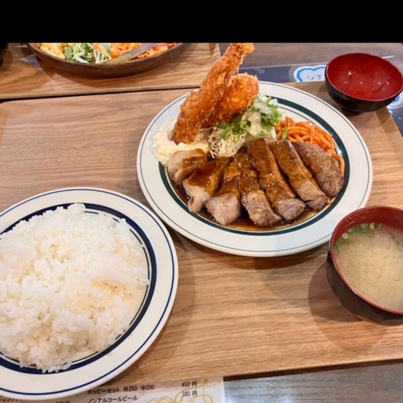 厚切りトンテキ盛り合わせ(キッチンあずま)