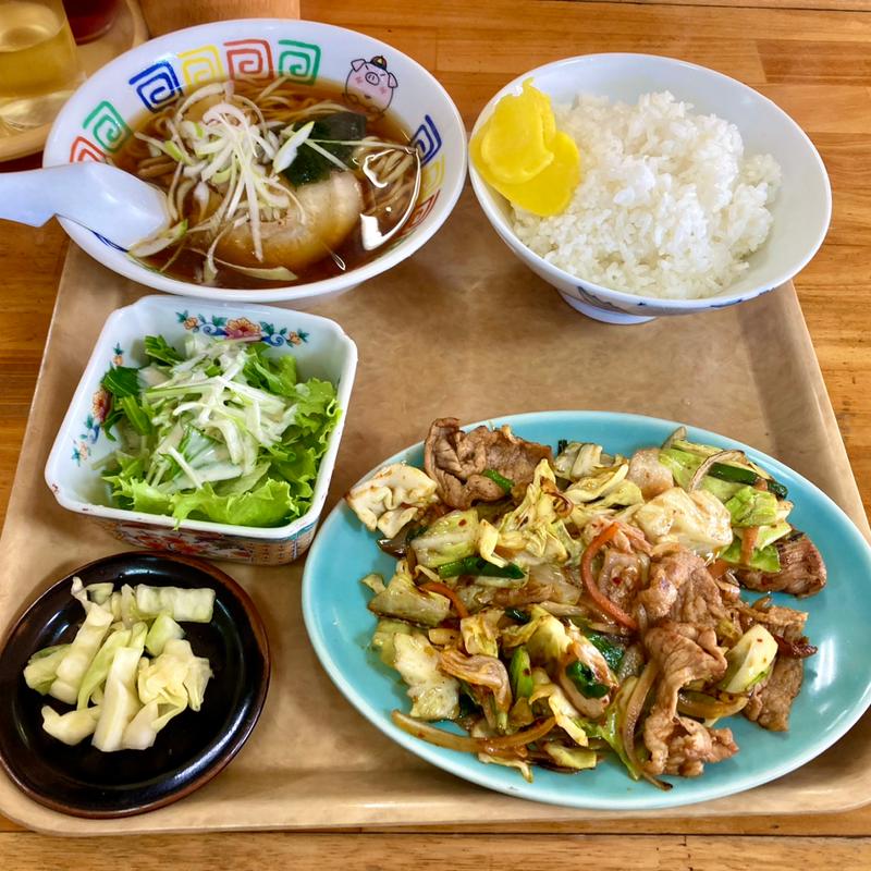 豚キムチ炒めライス 半ラーメン(やまよし)