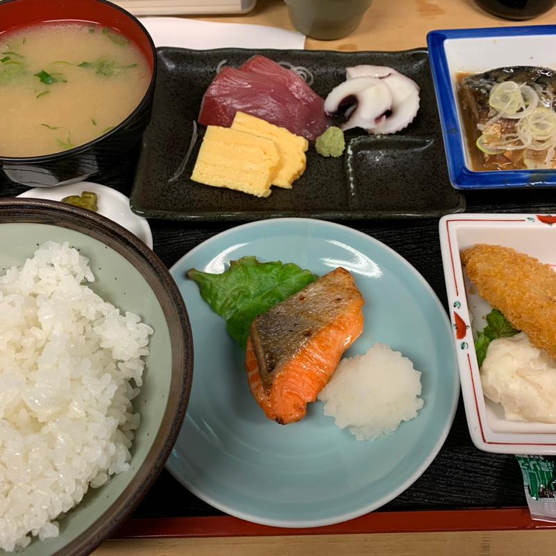 魚づくし定食(魚や 日本橋店)