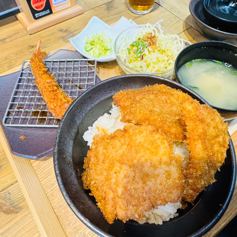 二段もりかつ丼＋海老フライ(新潟カツ丼　タレカツ 神保町すずらん通り店)