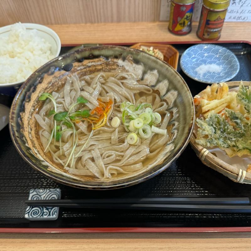 昼のセット（天ぷらそば）(やぶけん)
