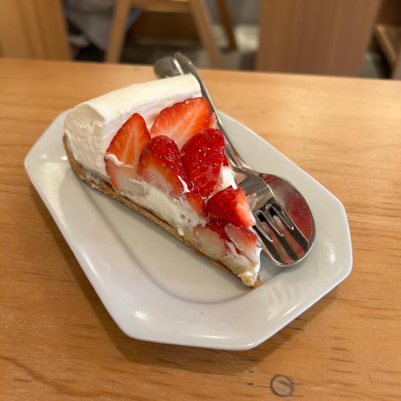 いちごと練乳クリームのタルト(アムストラムグラム 恵比寿)