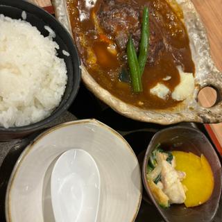 煮込みハンバーグ定食(佐海 たちばな)