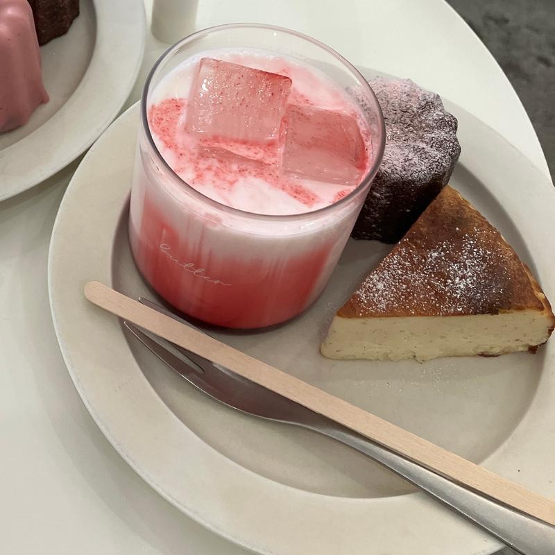 SAKURA Cannele(Butter Coffee Stand)