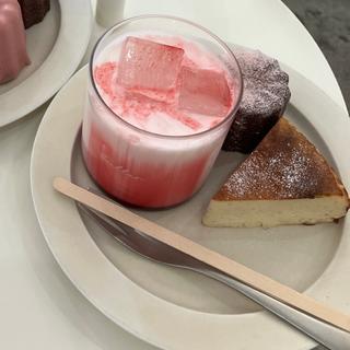 SAKURA Cannele(Butter Coffee Stand)