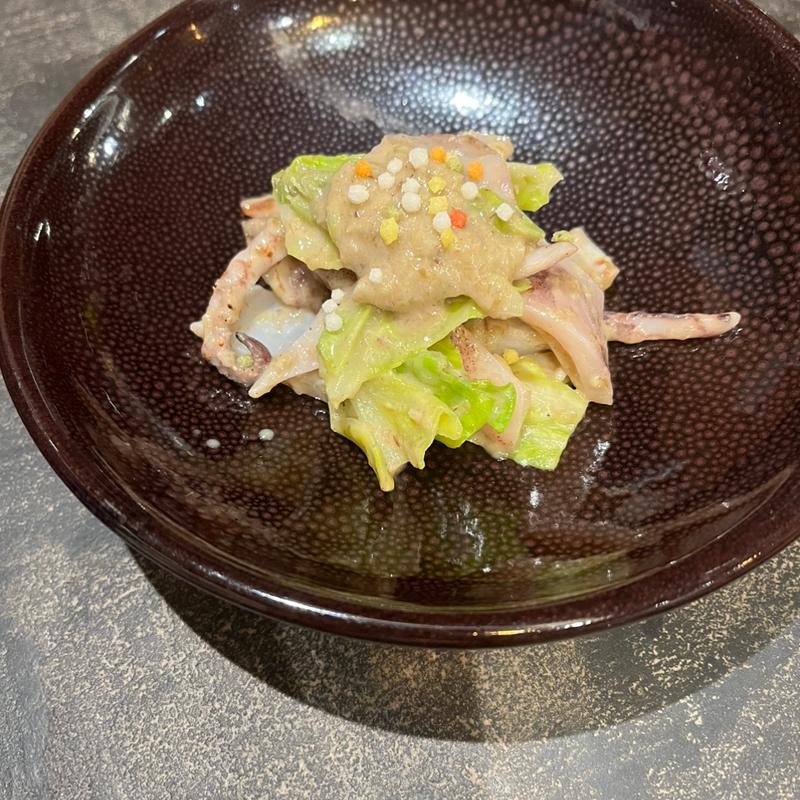 スルメイカと春キャベツのふきのとうソース(フレンチ居酒屋 Bistro TRAD)