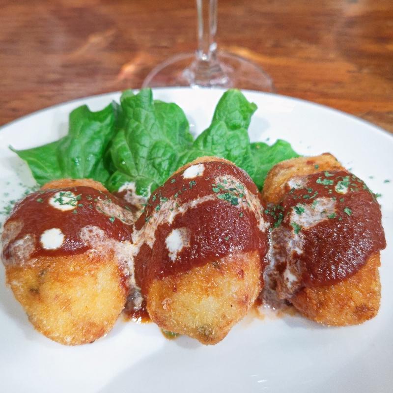 カキとサラミのクリームコロッケ(野毛ビストロZIPスタンド)